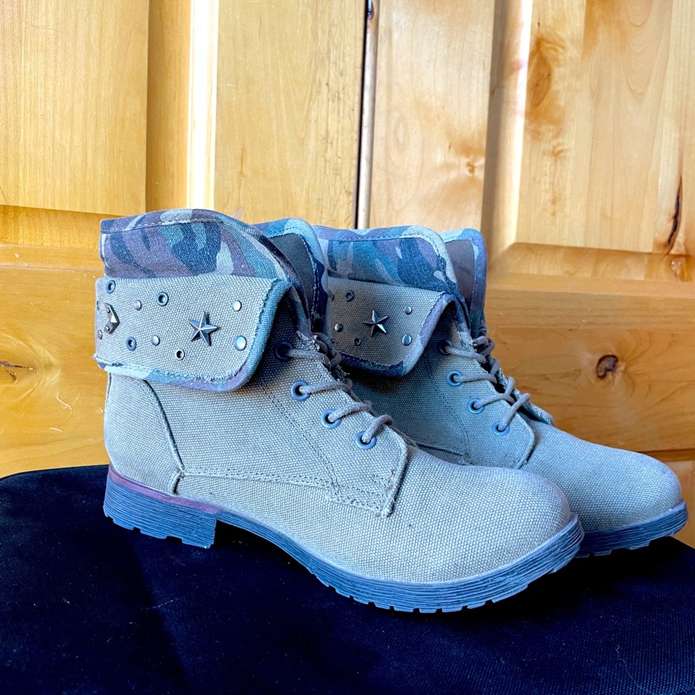 Womens army green boots